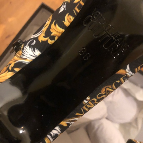 Versace Boots w. Baroque Gold Print. - Picture 3 of 3